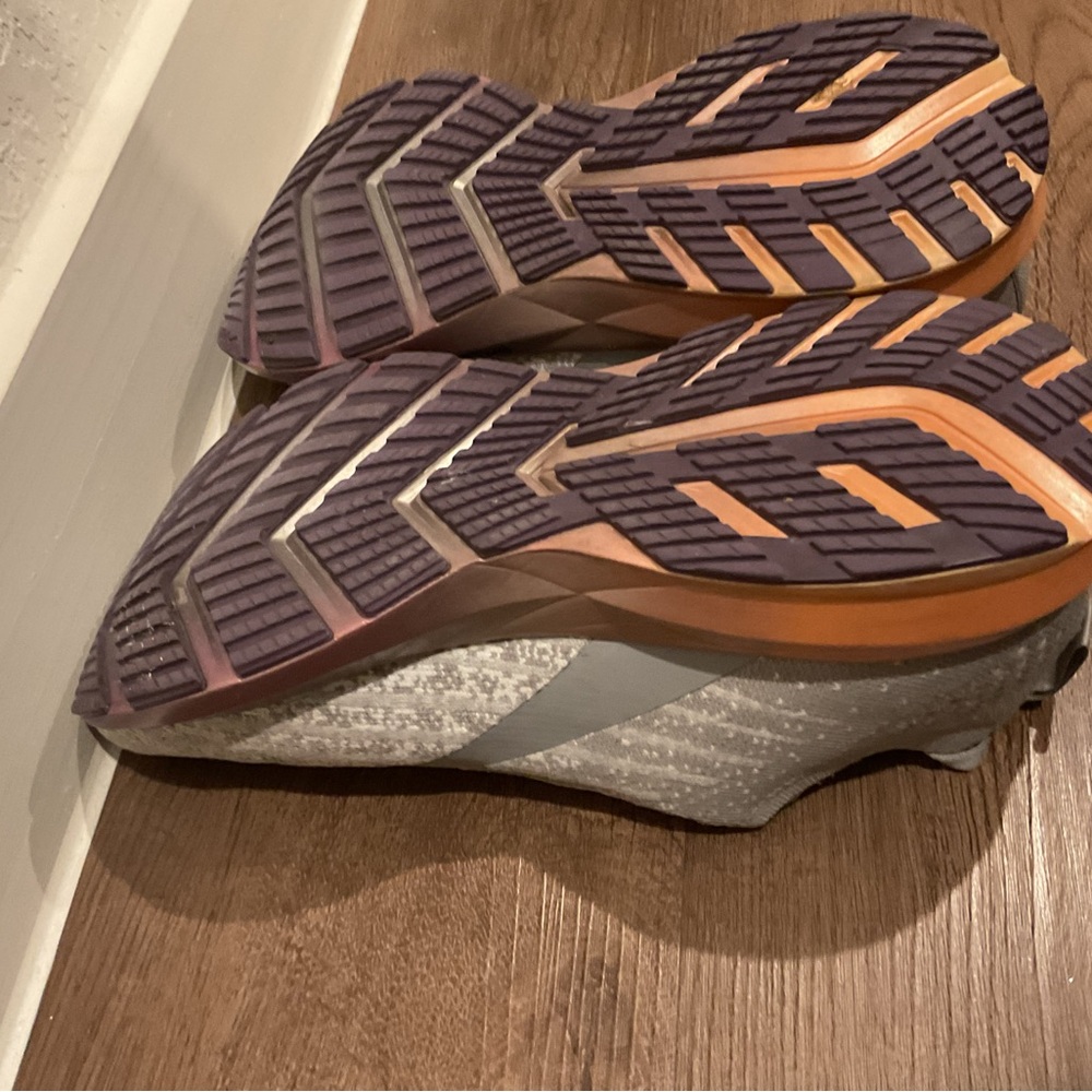Brooks Women’s Gray and Purple Athletic Sneakers Tennis Size 10 - Picture 7 of 7